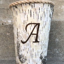 Load image into Gallery viewer, Custom monogramed wood vase - Personalized initial vase - Family name gift unique