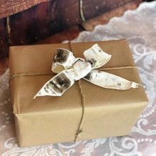 Load image into Gallery viewer, Baby's 1st Christmas picture frame | New baby gift picture frame | 1st Christmas keepsake photo frame | Personalized 1st Christmas baby gift