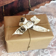 Load image into Gallery viewer, Custom monogramed wood vase - Personalized initial vase - Family name gift unique