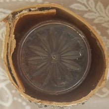 Load image into Gallery viewer, Custom monogramed wood vase - Personalized initial vase - Family name gift unique