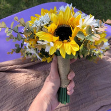 Load image into Gallery viewer, Sunflower boutonnieres Sunflower wedding flowers for bridal party Sunflower for groomsmen