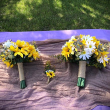 Load image into Gallery viewer, Sunflower boutonnieres Sunflower wedding flowers for bridal party Sunflower for groomsmen