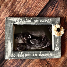 Load image into Gallery viewer, Miscarriage gift - Miscarriage picture frame -Miscarriage keepsake - Sympathy gift Infant loss - Baby memorial - Pregnancy loss Angel baby